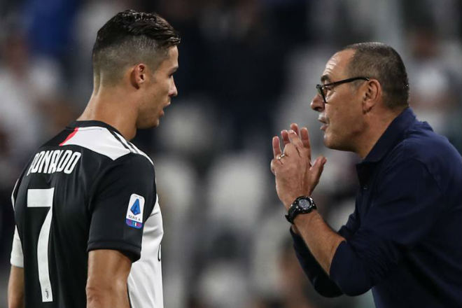 Ronaldo có thể bị HLV Sarri cho ngồi dự bị ở trận thư hùng giữa Juve và Roma ở tứ kết cúp Quốc gia