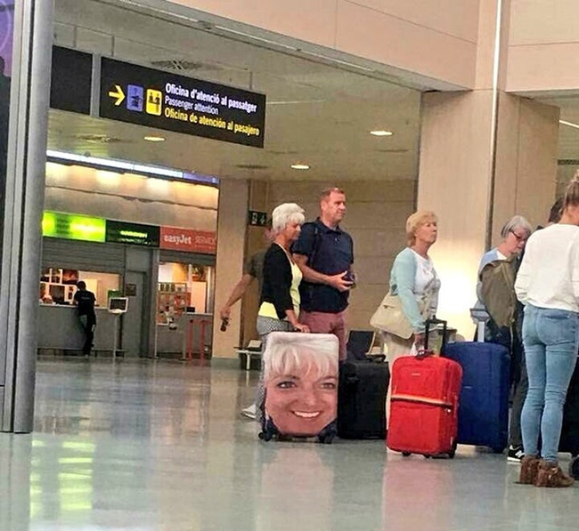 Không bao giờ sợ thất lạc hành lý mỗi khi đi máy bay nữa nhé.