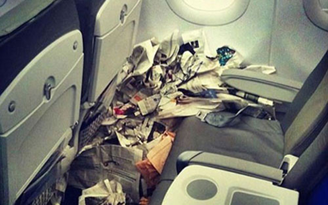 Chỉ một chuyến bay mà có thể biến máy bay thành một bãi rác.