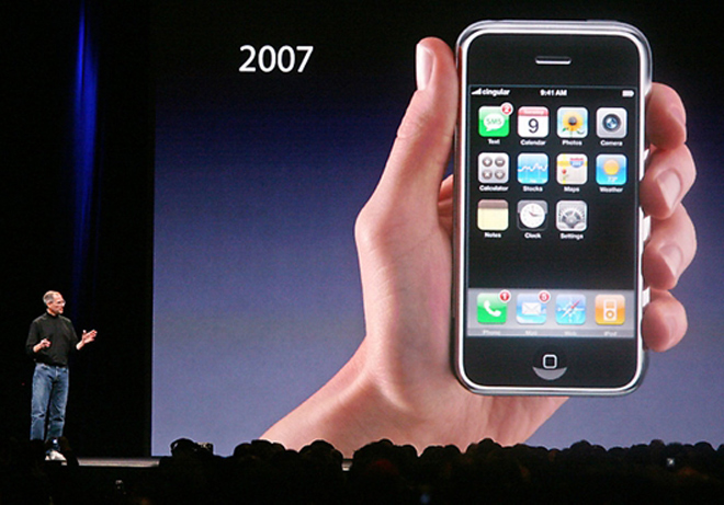 Chiếc iPhone đầu tiên được công bố vào năm 2007.
