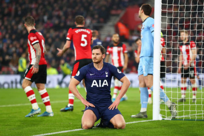 Tottenham từng&nbsp;thua đau Southampton trong năm mới