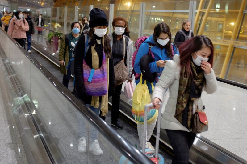 Số trường hợp nhiễm virus viêm phổi corona ngày càng tăng nhanh ở Trung Quốc.