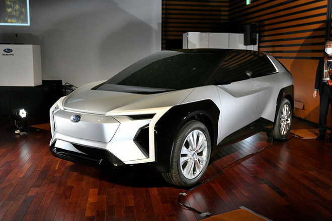 Vén màn mẫu xe thuần điện đầu tiên với sự kết hợp của Toyota và Subaru - 1