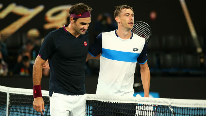 Federer thoát hiểm ngoạn mục trước Millman để đoạt vé vào vòng 4 Australian Open năm nay