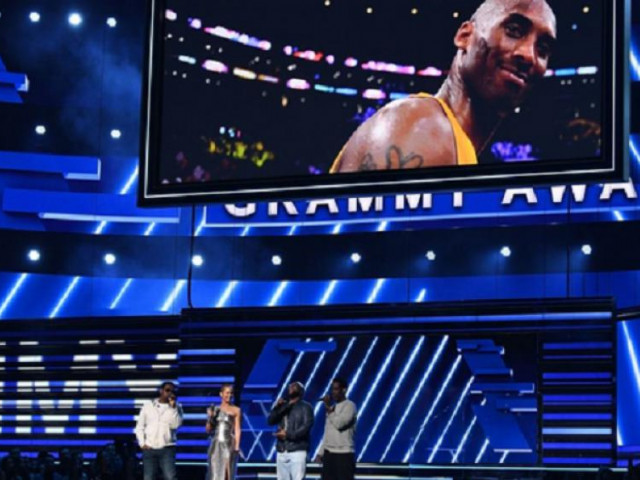 Nghệ sĩ ở Grammy nghẹn ngào tưởng nhớ huyền thoại Kobe Bryant vừa qua đời