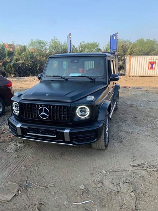 Cận cảnh hai siêu phẩm Mercedes-AMG G63 và Lamborghini Urus vừa cập bến Việt Nam - 1