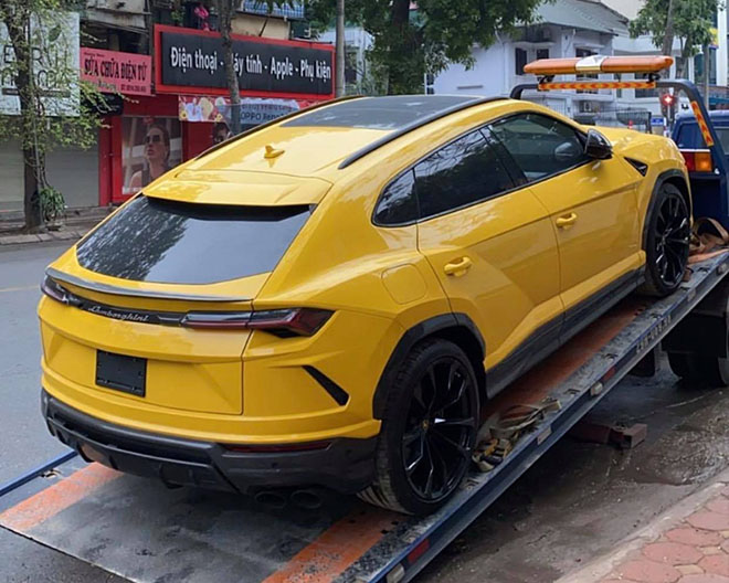 Cận cảnh hai siêu phẩm Mercedes-AMG G63 và Lamborghini Urus vừa cập bến Việt Nam - 6