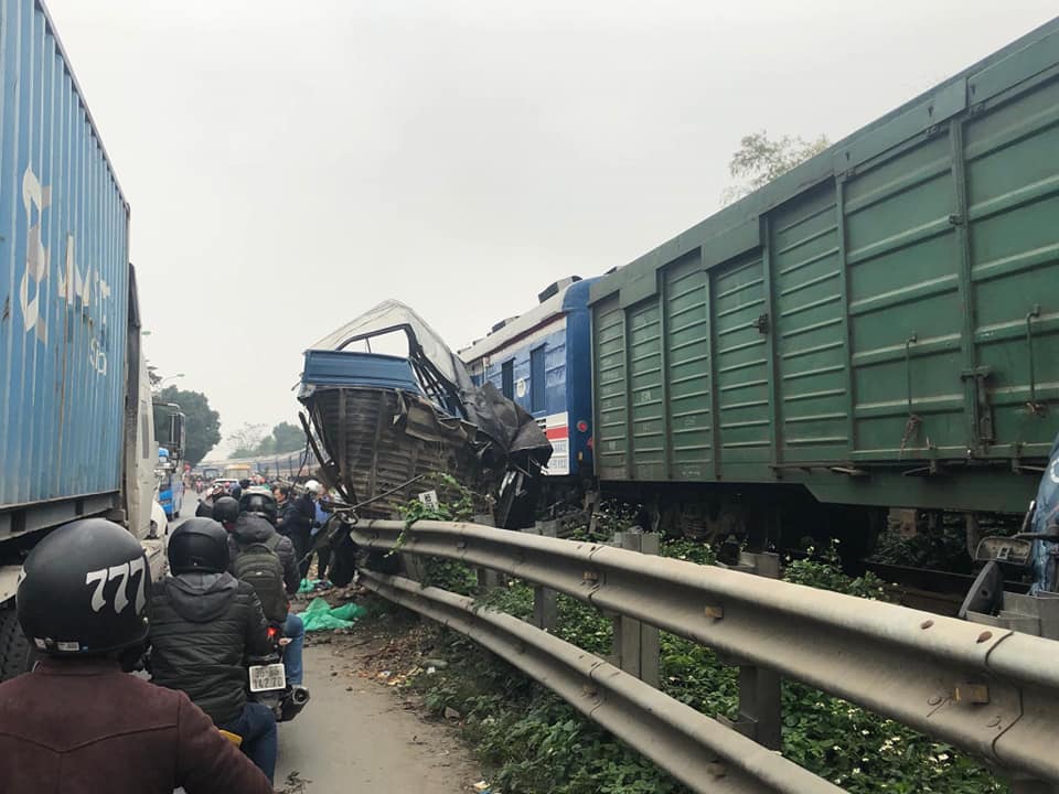 Hiện trường xảy ra một vụ tai nạn giao thông ở Hà Nội