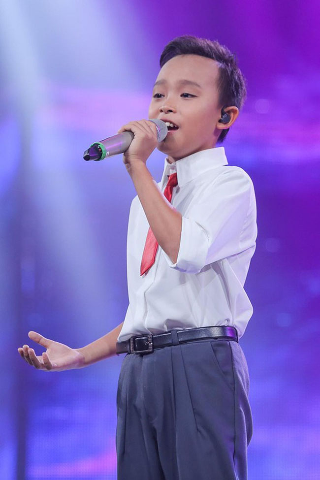 Danh hiệu Quán quân "VietNam Idol Kid" năm 2016 giúp Hồ Văn Cường từ cậu bé có gia cảnh khó khăn, 1 bước trở thành sao. Cậu được Phi Nhung nhận làm con nuôi và chuyển lên Sài Gòn học tập.