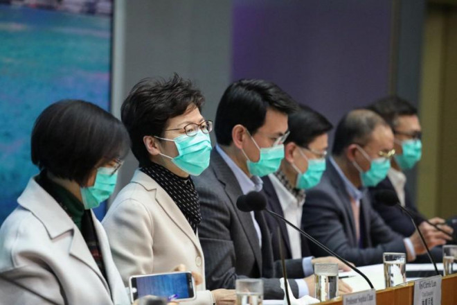 Bà Lâm Trịnh Nguyệt Nga trong một cuộc họp báo về virus corona mới. Ảnh: SCMP