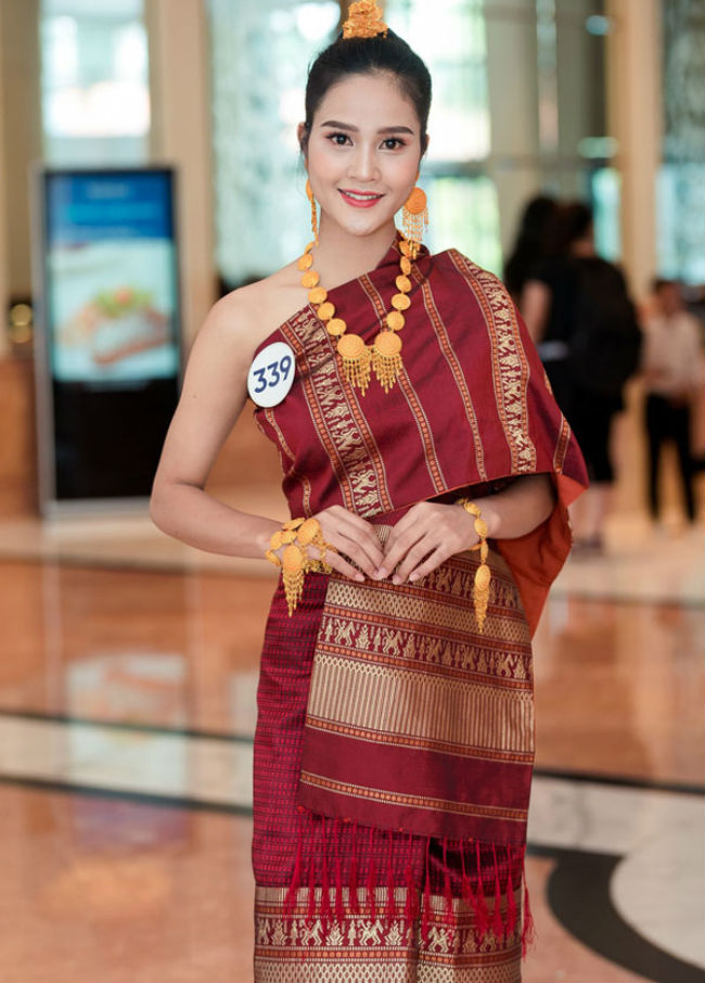 Người đẹp Un Thị Loi là một trong những mỹ nhân dân tộc thiểu số nổi tiếng xinh đẹp.