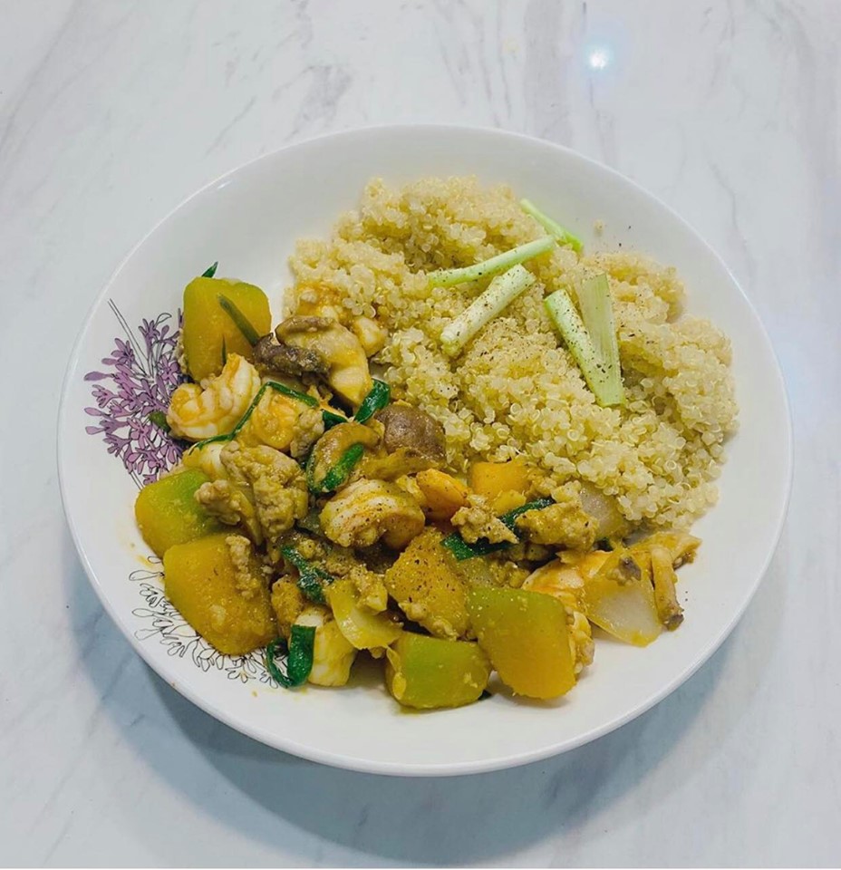 Những bữa cơm với hạt quinoa được Tóc Tiên trình bày đẹp mắt.