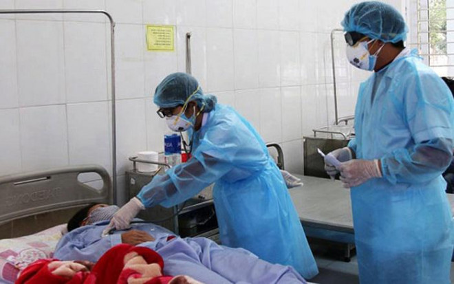 Các bệnh nhân người Việt Nam nghi bị nhiễm virus Corona mới đang được điều trị tại Bệnh viện Đa khoa tỉnh Lào Cai. (ảnh: L.T).