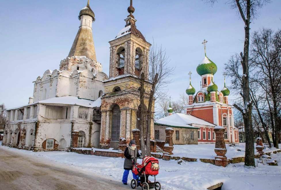 Chính trị tại Moscow dường như là một điều gì đó&nbsp;xa lạ với người dân huyện&nbsp;Pereslavl (Ảnh: BBC)