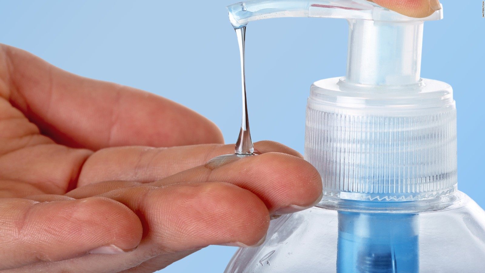 Để phòng lây nhiễm virus Corana, người dân cần đeo khẩu trang, vệ sinh cá nhân bằng cách rửa tay thường xuyên bằng xà phòng hoặc dung dịch rửa tay có chứa cồn
