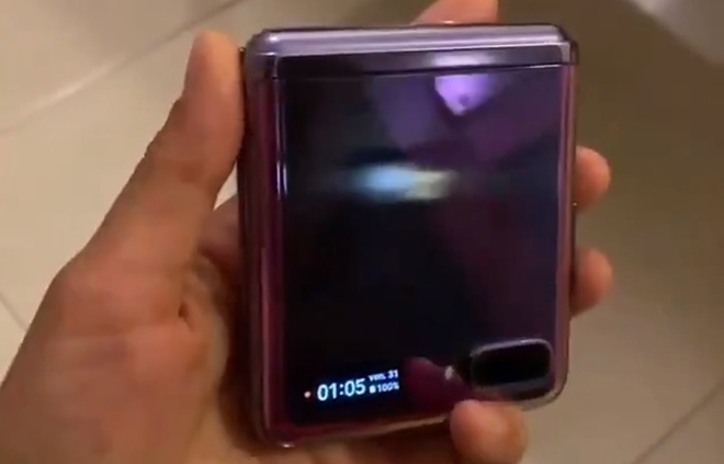 NÓNG: Video trên tay Galaxy Z Flip - 1