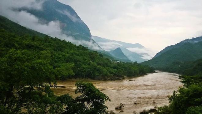 Sông Mã, đoạn chạy qua Mường Lát.