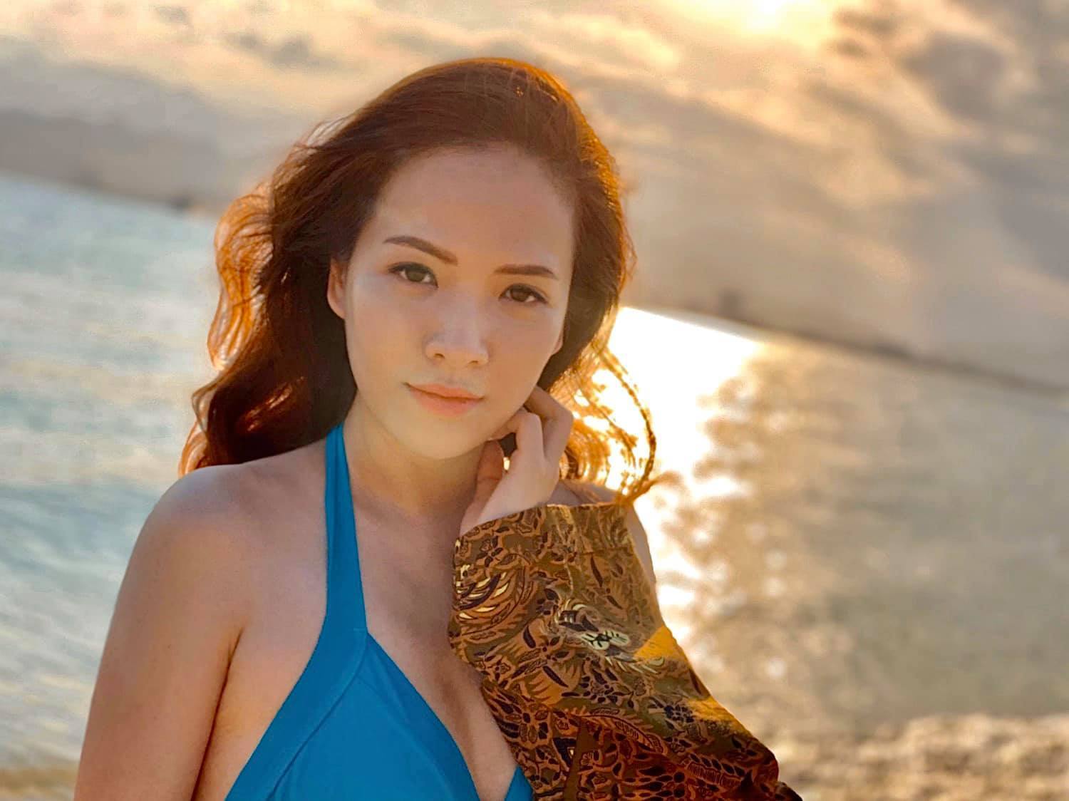 Loạt ảnh diện bikini của Đan Lê gây sốt mạng xã hội.