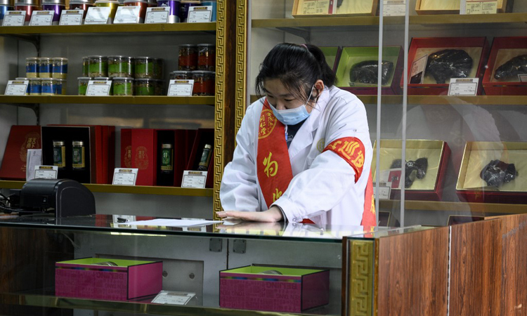Trung Quốc đang loạn thông tin về cách điều trị virus Corona (ảnh: Washingtonpost)