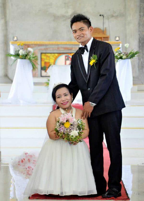 Đám cưới của&nbsp;Felomino Lumanao và&nbsp;Dallaine Mae Tac-an như một câu chuyện tình yêu cổ tích giữa đời thường