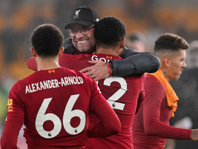 HLV Klopp và Liverpool đang vô đối trong cuộc đua tranh chức vô địch Premier League năm nay