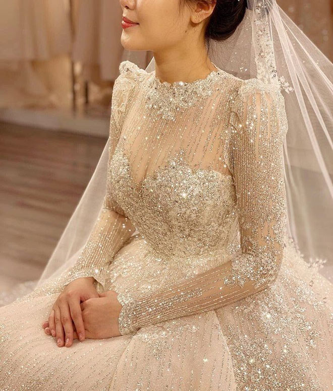 Top 5 Hoa hậu Việt Nam 2020 giấu mặt chú rể trong đám cưới