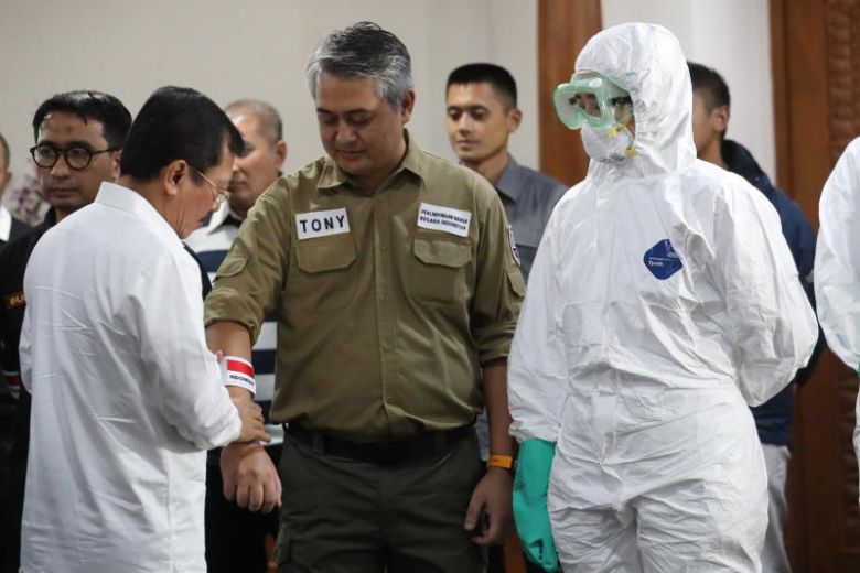 Các chuyên gia y tế lo ngại, Indonesia chưa làm tốt công tác kiểm soát virus Corona (ảnh: Reuters)