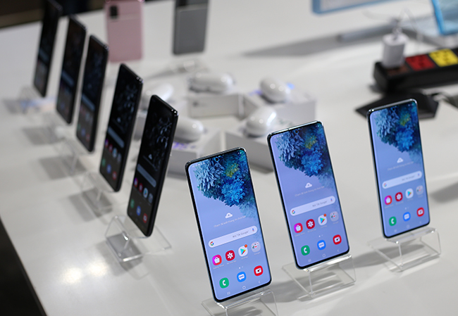 Bộ ba sản phẩm thuộc Samsung Galaxy S20 series vừa chính thức được ra mắt tại sự kiện Samsung Unpacked 2020 tại San Francisco, Mỹ.