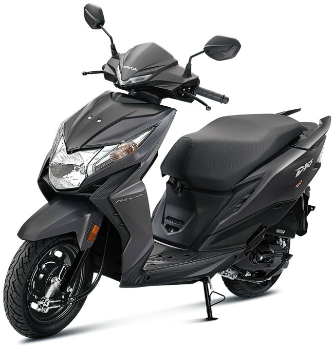 Theo đó, 2020 Honda Dio mới sẽ sẵn có tại thị trường Ấn Độ với hai phiên bản tùy chọn, gồm: bản Standard và Deluxe, có giá bán đề xuất lần lượt là 59.990 RS &#40;19,56 triệu VNĐ&#41; và 64.340 RS &#40;20,98 triệu VNĐ&#41; cho từng phiên bản. Đó quả là một mức giá rất hấp dẫn, hiếm khi gặp tại các thị trường khác. Ảnh 2020 Honda Dio bản tiêu chuẩn màu đen.