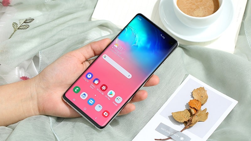 Đây là 4 smartphone cao cấp nhưng giá đã xuống mức &#34;bình dân&#34; rất dễ mua - 1