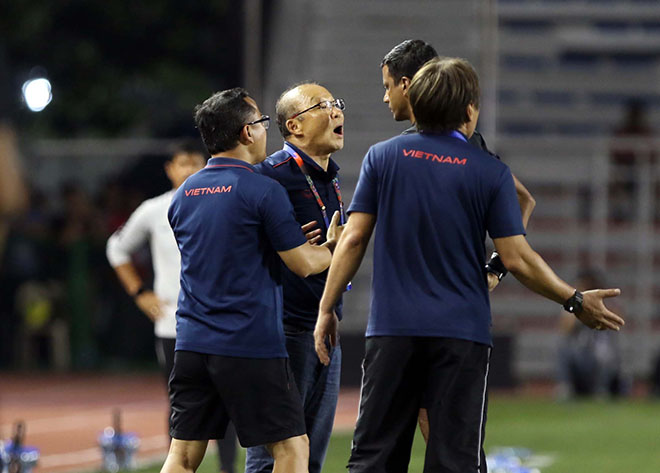 HLV Park Hang Seo lên tiếng sau khi bị AFC kỷ luật nặng