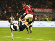 Bóng đá - Video highlight trận AC Milan - Juventus: Thẻ đỏ, penalty &amp; người hùng Ronaldo phút 90+1