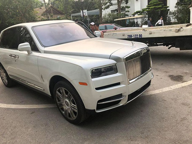 Siêu xe sang Rolls-Royce Cullinan đi chưa đầy một năm bán lại giá chỉ bằng một nửa - 2