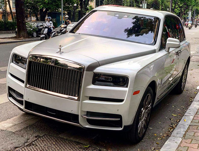 Siêu xe sang Rolls-Royce Cullinan đi chưa đầy một năm bán lại giá chỉ bằng một nửa - 3