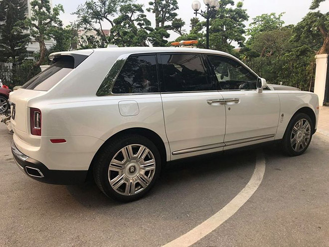 Siêu xe sang Rolls-Royce Cullinan đi chưa đầy một năm bán lại giá chỉ bằng một nửa - 6