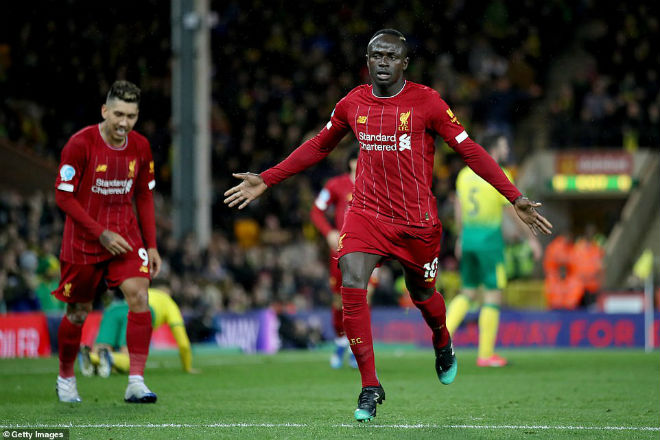 Tiền đạo người Senegal – Mane cũng đã cán mốc tròn 100 bàn thắng cho các CLB ở các giải đấu Anh quốc trên mọi đấu trường (25 bàn cho Southampton và 75 bàn trong màu áo Liverpool).