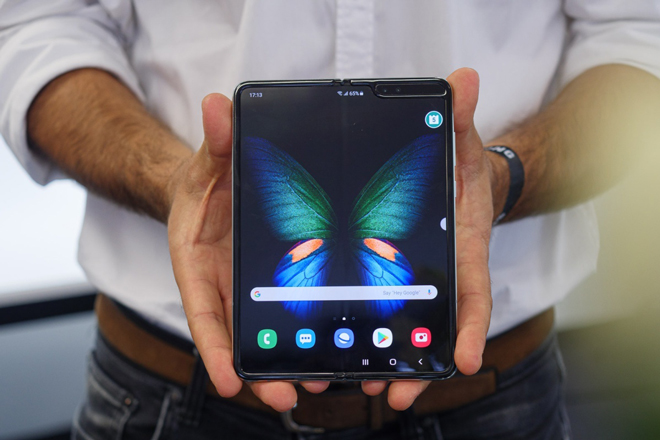 Galaxy Fold đầu tiên.