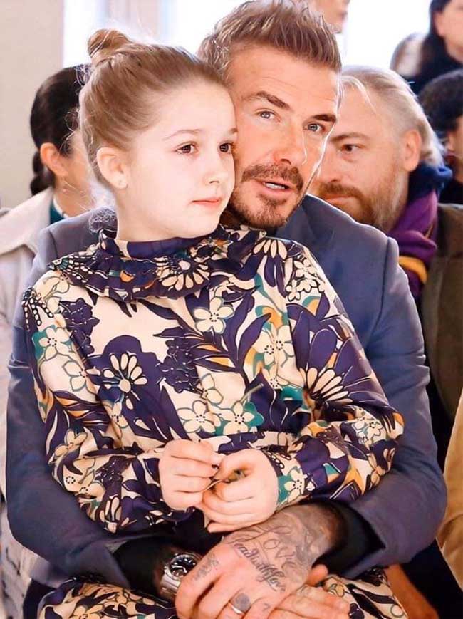 Xuất hiện trong show diễn của Victoria Beckham trong khuôn khổ tuần lễ thời trang, cô con gái út của Beck - Vic chiếm trọn sự chú ý.