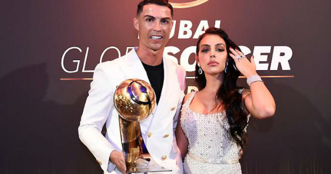 Ronaldo bắt đầu hẹn hò Georgina Rodriguez từ năm 2016