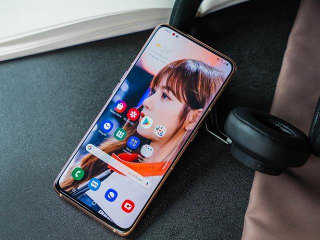 Có 12 triệu đồng nên mua Galaxy A80 hay mẫu iPhone cũ ”cực chất” này?