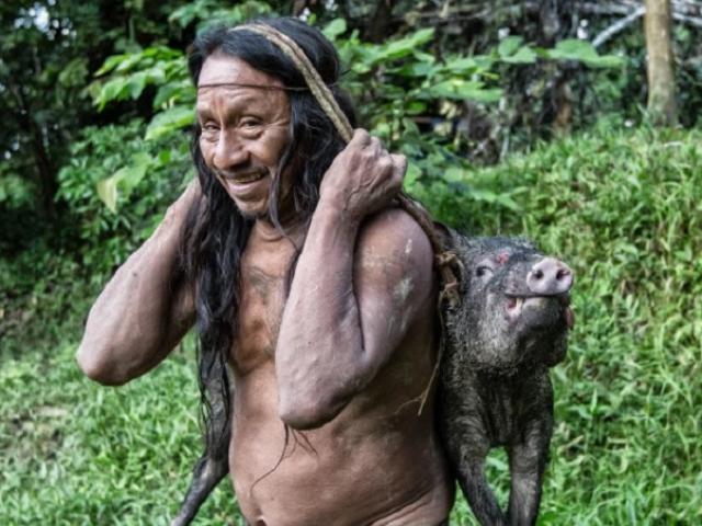 Ảnh hiếm về bộ lạc nguyên thủy Amazon từng sát hại 5 người Mỹ cách đây 64 năm