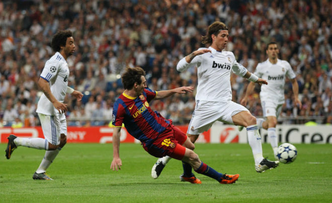 Messi từng lập cú đúp gieo sầu cho Real Madrid và Mourinho ở bán kết lượt đi Champions League năm 2011