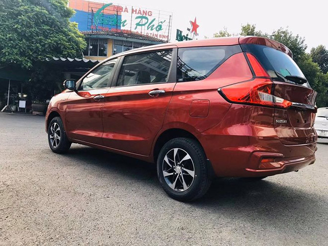 Cận cảnh Suzuki Ertiga 2020 tại đại lý, giá từ 499 triệu đồng - 3