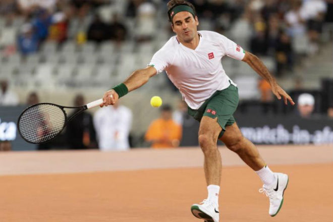 Lần thứ 2 trong 4 năm qua, Federer phải lên bàn mổ chấn thương đầu gối khiến anh nghỉ thi đấu dài hạn