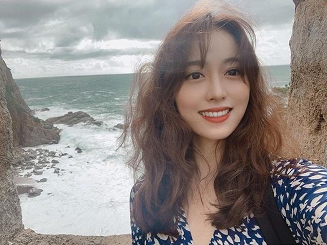 Nói về lý do không mặc nội y khi dẫn sóng, Im Hyun Joo chia sẻ trên Instagram cá nhân với mong mong muốn&nbsp; “làm thay đổi nhận thức rằng mọi người hãy tôn trọng sự lựa chọn khi phụ nữ không mặc áo ngực”.