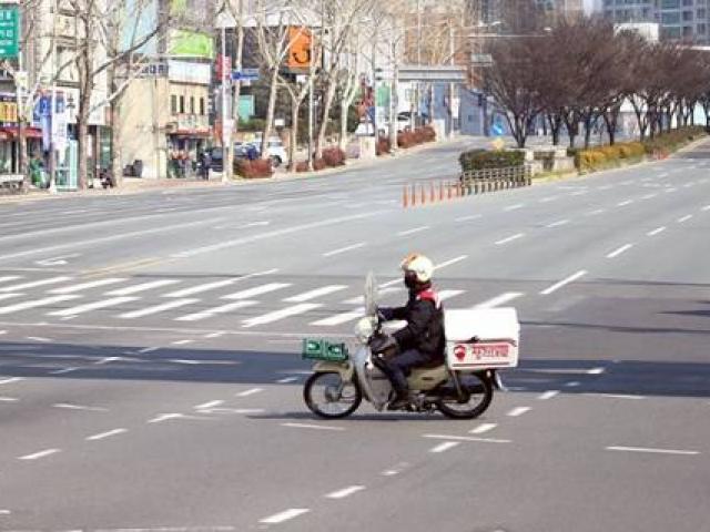 Ca ”siêu lây nhiễm” Corona biến nơi giàu có ở Hàn Quốc ra nông nỗi chưa từng có