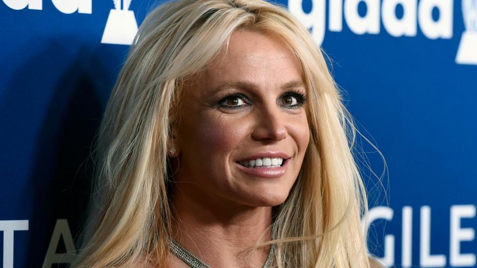 Britney Spears chỉ thừa nhận bơm môi, không can thiệp đến các bộ phận khác.&nbsp;