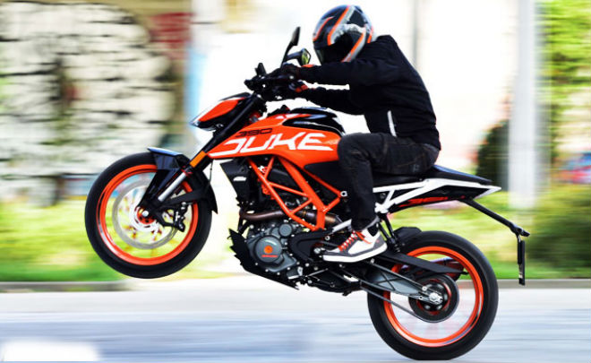 KTM 390 Duke.