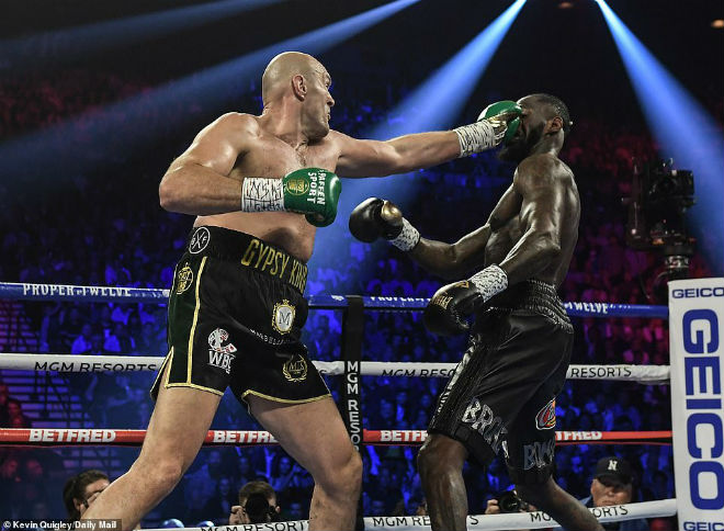 Tyson Fury hoàn toàn áp đảo&nbsp;Deontay Wilder