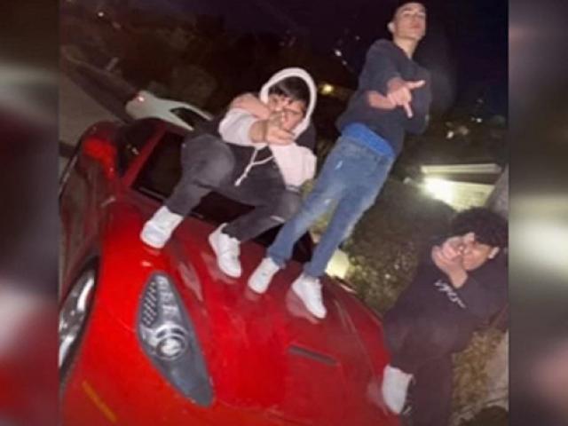 Sống ảo với siêu xe Ferrari của người lạ, nhóm thiếu niên bị phạt tới 140 triệu đồng